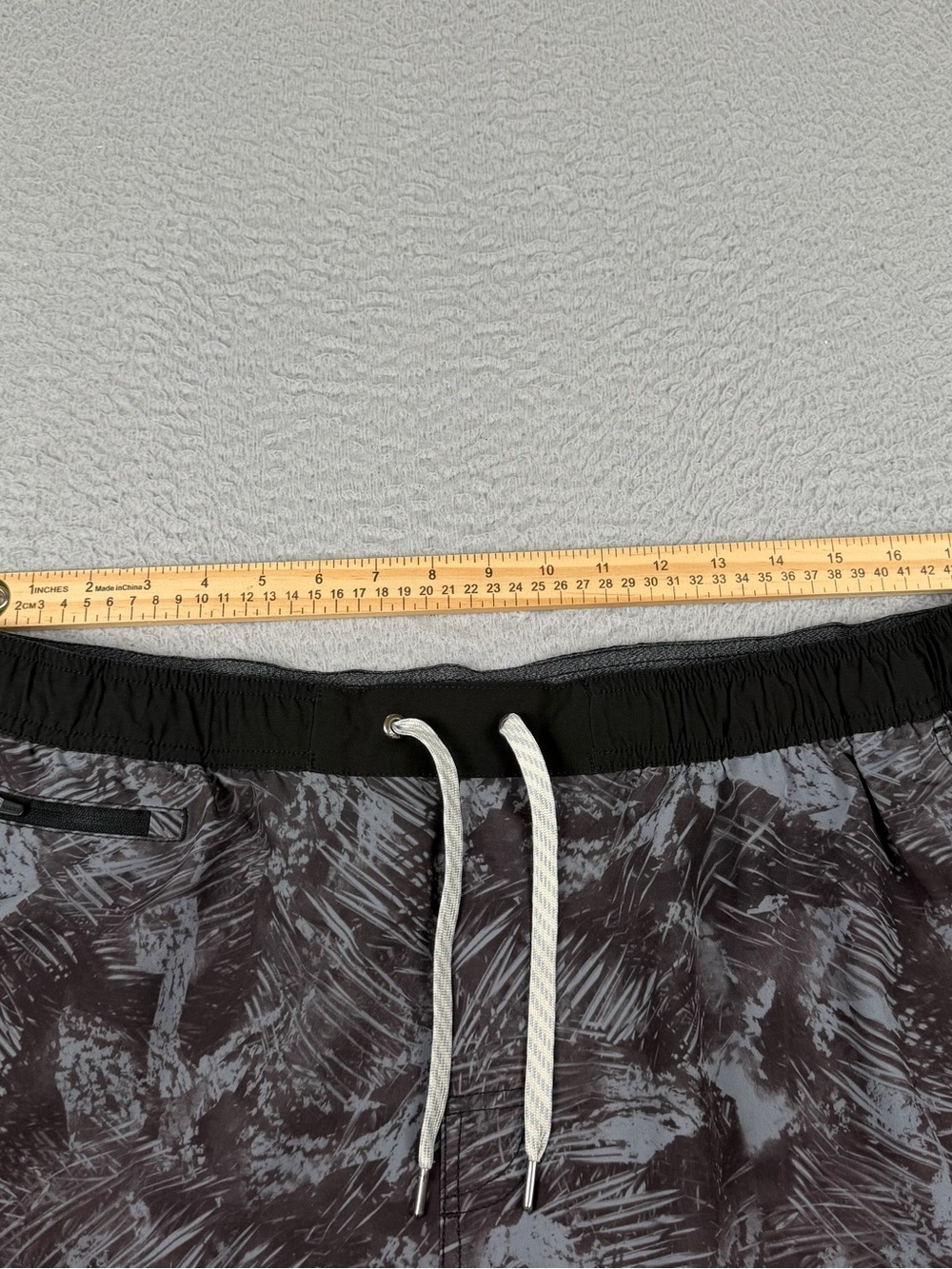 Vuori Banks Shorts Men XXL Charcoal 7'' Unlined Drawstrings Performance Athletic - Picture 3 of 11